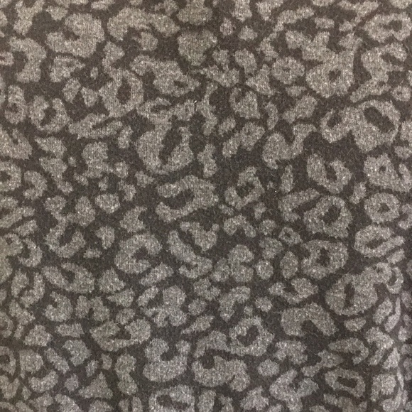 H&M Animal Print Long Sleeve Top Large - Picture 8 of 11